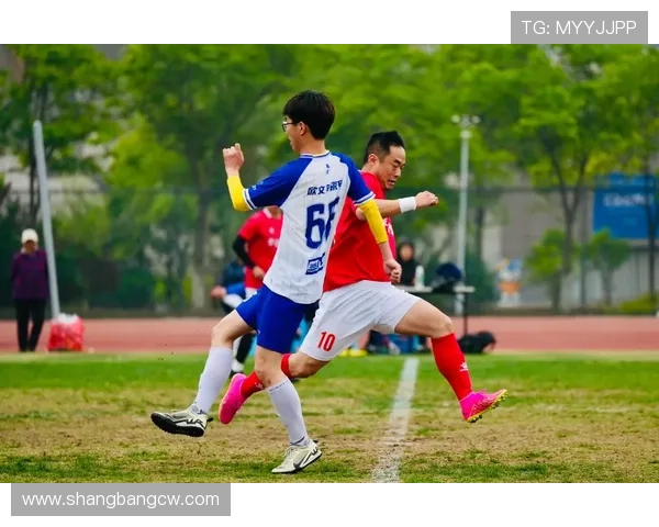 当艺人偶遇足球明星的那一刻他们的精彩瞬间与互动故事